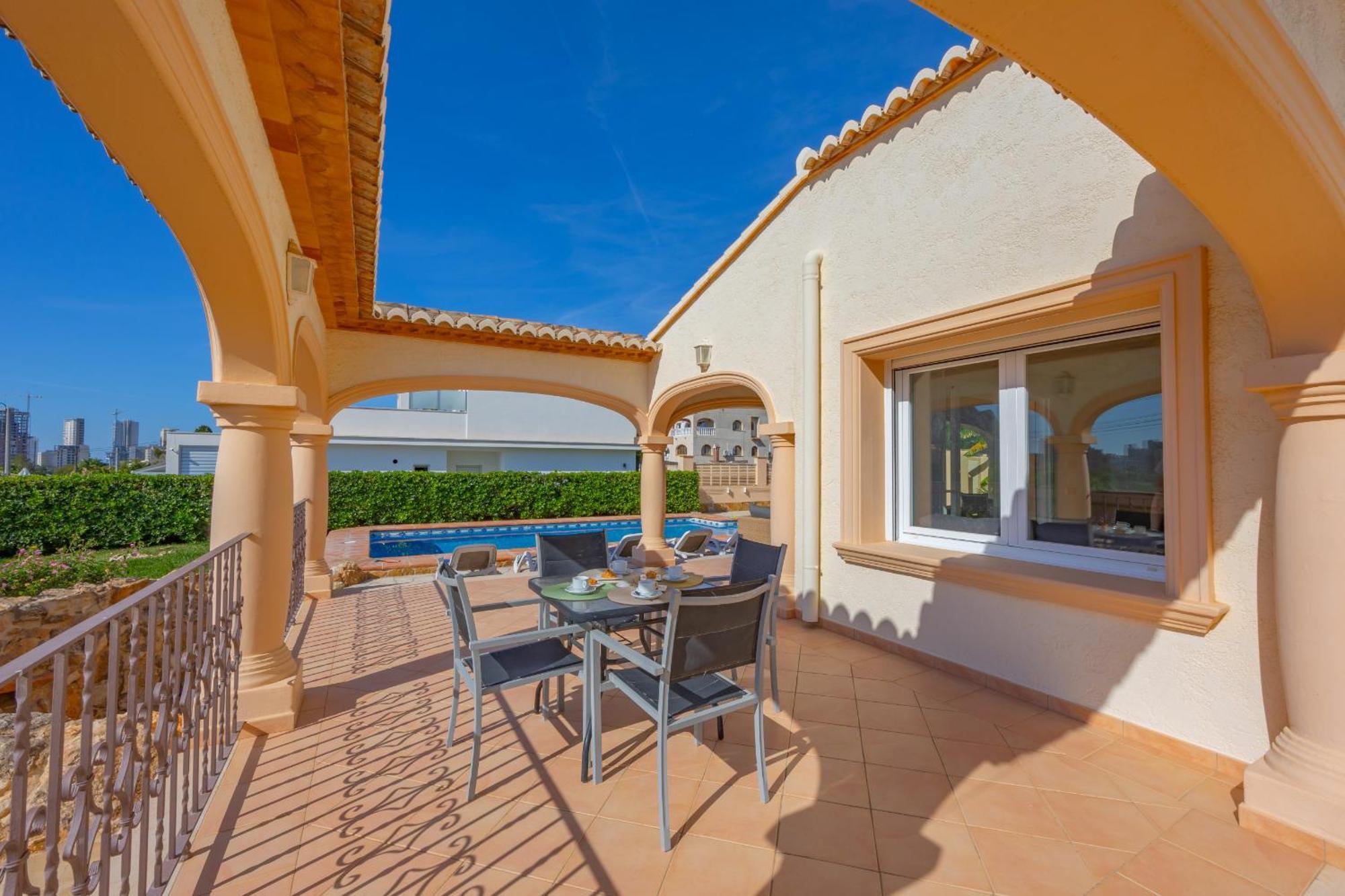 Almendros - Plusholidays Calp